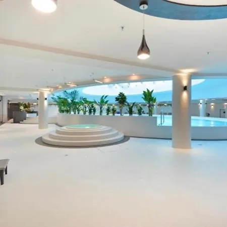 Appartement Hanza Tower Silver 20 Pool & Jacussi